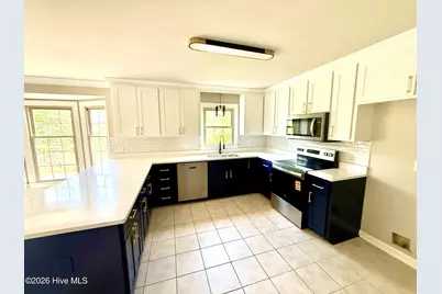 2906 Hunters Run, Greenville, NC 27858 - Photo 6