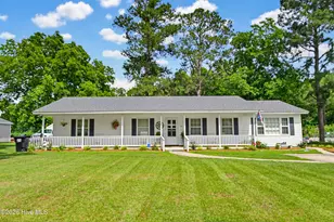 128 Seals St, Tabor City, NC 28463 - Photo 2
