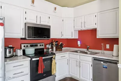 102 Pinesage Drive, West End, NC 27376 - Photo 8