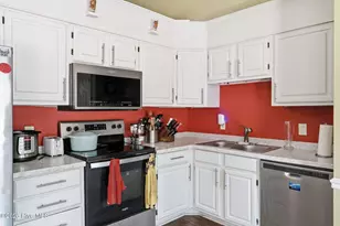 102 Pinesage Dr, West End, NC 27376 - Photo 8