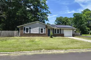 407 Kenwood Dr, Jacksonville, NC 28540 - Photo 2