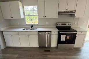 155 Crown Point Dr, Riegelwood, NC 28456 - Photo 6