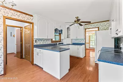 1110 Westmoreland Drive, Jacksonville, NC 28546 - Photo 12