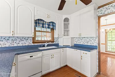 1110 Westmoreland Drive, Jacksonville, NC 28546 - Photo 14