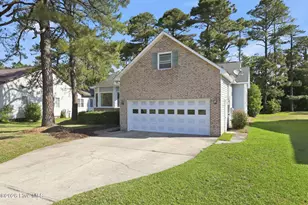 6013 Pelican Dr, New Bern, NC 28560 - Photo 2