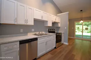 3310 Parkway Ct, Greenville, NC 27834 - Photo 6