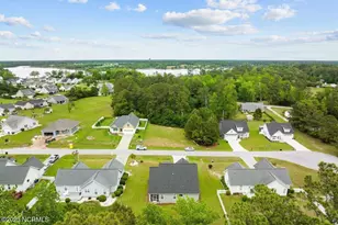 112 Meadowbrook Ct, Cedar Point, NC 28584 - Photo 4
