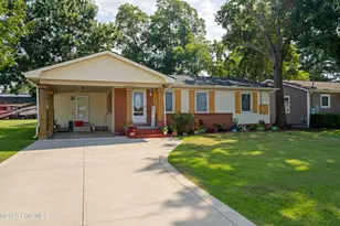 403 E Foy St, Richlands, NC 28574 - Photo 6