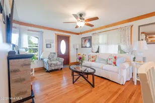 403 E Foy St, Richlands, NC 28574 - Photo 8
