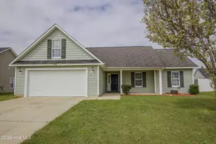 196 Lochwood Dr, Raeford, NC 28376 - Photo 2