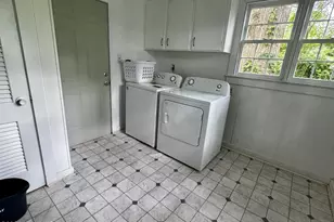 605 Dixon St, Kinston, NC 28501 - Photo 6