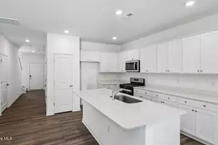 506 Cherry Laurel Dr, Sanford, NC 27332 - Photo 4