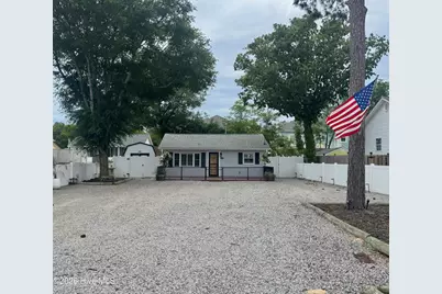 113 NW 12th Street, Oak Island, NC 28465 - Photo 2