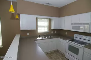2227 Locksley Woods Dr, Greenville, NC 27858 - Photo 4