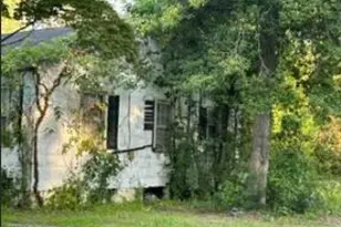 623 S Church St, Enfield, NC 27823 - Photo 2