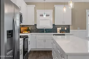 152 NE 1st St, Oak Island, NC 28465 - Photo 8