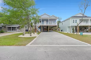 152 NE 1st St, Oak Island, NC 28465 - Photo 2