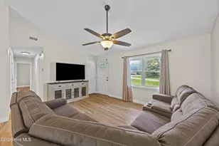 102 Natalie Ln, Hubert, NC 28539 - Photo 2