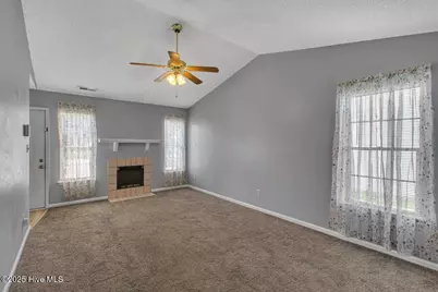 1081 W Pueblo Drive, Jacksonville, NC 28546 - Photo 4