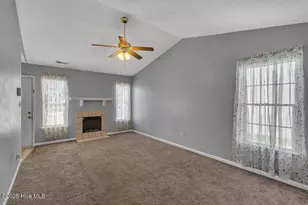 1081 W Pueblo Dr, Jacksonville, NC 28546 - Photo 4