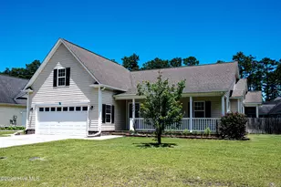 202 Croatan Woods Dr, New Bern, NC 28562 - Photo 2