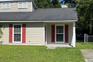 136 Village Ct, Jacksonville, NC 28546 - Photo 1