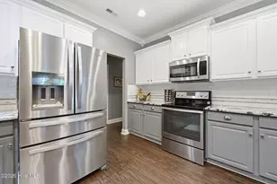 201 Brant Ct, Swansboro, NC 28584 - Photo 12