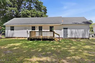 810 W Country Club Dr, Tarboro, NC 27886 - Photo 2