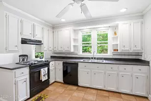 4129 Lake Ave, Wilmington, NC 28403 - Photo 8