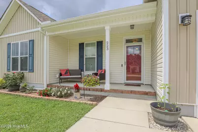 223 Holly Grove Court E, Jacksonville, NC 28540 - Photo 4