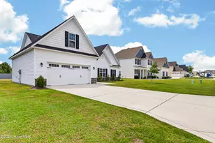 592 Appalachian Trl S, Jacksonville, NC 28546 - Photo 2