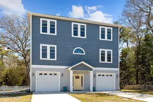 310 Lord Berkeley Dr, Emerald Isle, NC 28594 - Photo 1