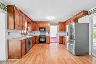 1020 Holly Creek Blvd, Williamston, NC 27892 - Photo 10