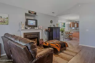 709 Foy Ave, Maysville, NC 28555 - Photo 4