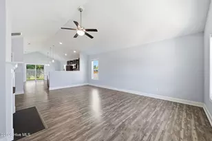 106 Heckathorne Dr, New Bern, NC 28560 - Photo 2