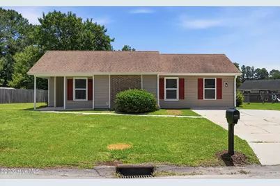 104 Hearthstone Court, Jacksonville, NC 28546 - Photo 2