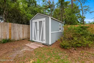 105 NE 15th St, Oak Island, NC 28465 - Photo 4