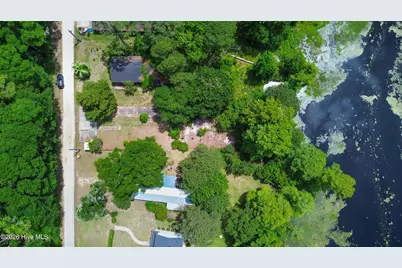 724 Sunset Lakes Boulevard SW, Sunset Beach, NC 28468 - Photo 8