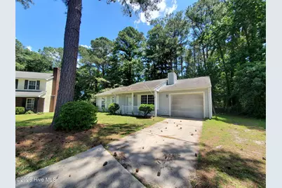 204 Rockledge Court, Jacksonville, NC 28546 - Photo 4