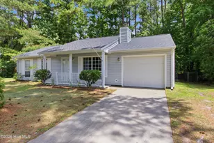 204 Rockledge Ct, Jacksonville, NC 28546 - Photo 2