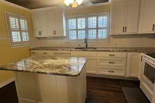 207 Stewart Ave, Clinton, NC 28328 - Photo 10