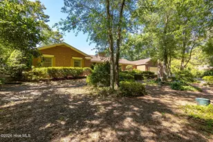 105 Magnolia Ct, Pine Knoll Shores, NC 28512 - Photo 2