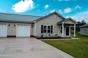 136 MacDonald Blvd, Havelock, NC 28532 - Photo 2