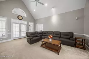 2094 Autumn Dr, Kinston, NC 28501 - Photo 8