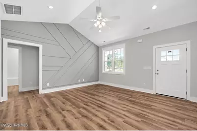 109 W Westbrook Street, Wallace, NC 28466 - Photo 2