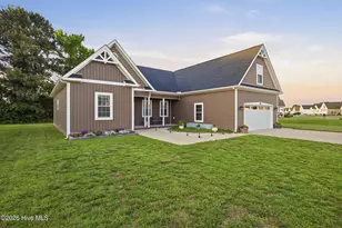 206 Pleasant Dr, Elizabeth City, NC 27909 - Photo 1