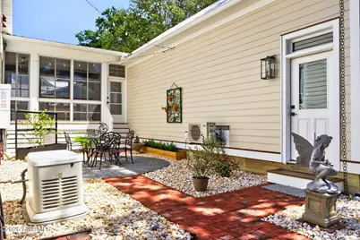 502 W Brown Street, Southport, NC 28461 - Photo 10