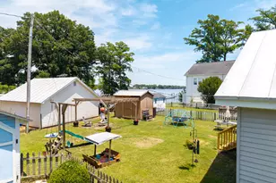 205 E Grubb St, Hertford, NC 27944 - Photo 28