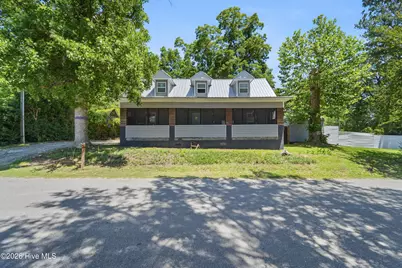 105 E Trent Street, Trenton, NC 28585 - Photo 1