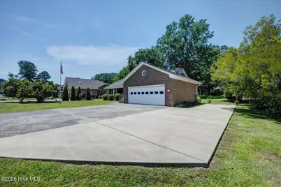 217 Pinewood Drive, New Bern, NC 28562 - Photo 8